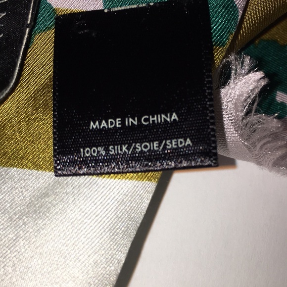 Ann Taylor 💯 silk scarf - Picture 6 of 6
